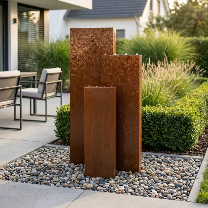 Großer Cortenstahl Gartenbrunnen Linea 110 | Design-Wasserbrunnen für moderne Gärten