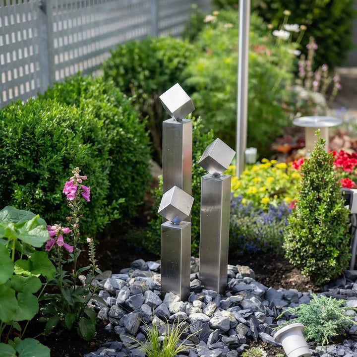 Balance Cubo 56 – kompakter Edelstahl Gartenbrunnen mit Würfeln