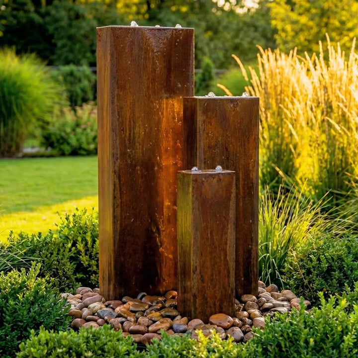 Cortenstahl Brunnen Linea 90 mit drei Wasserwänden